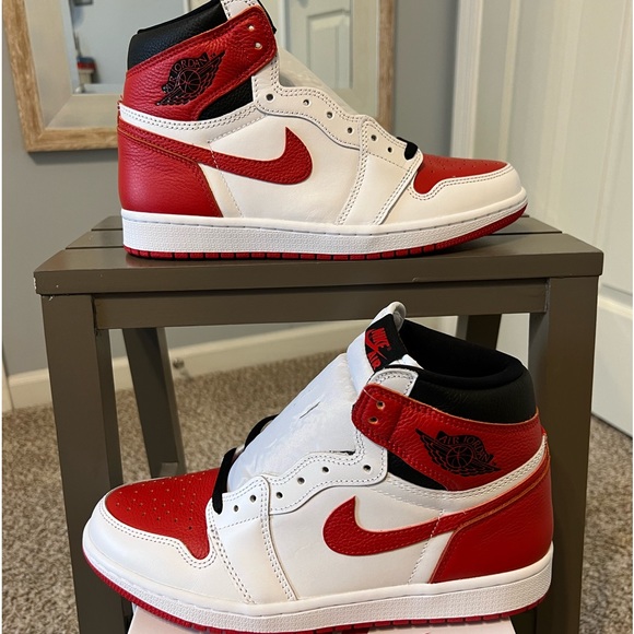 Air Jordan 1 Retro Hi OG - Picture 1 of 8